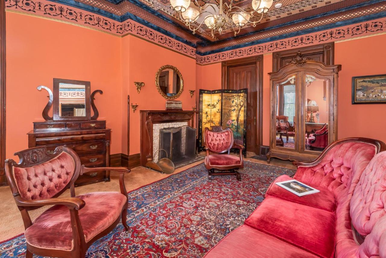 Couette-café Chateau Tivoli 3*