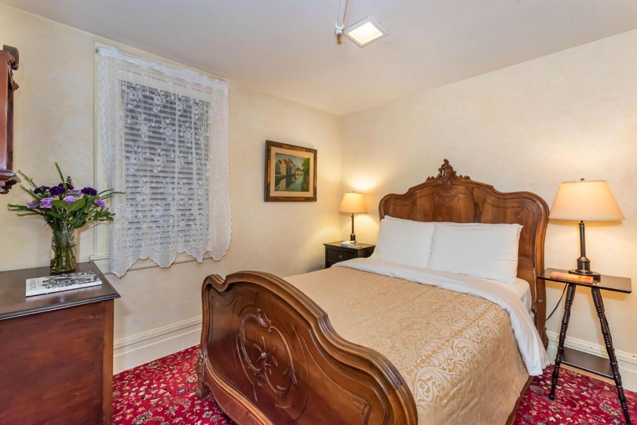 Couette-café Chateau Tivoli 3*