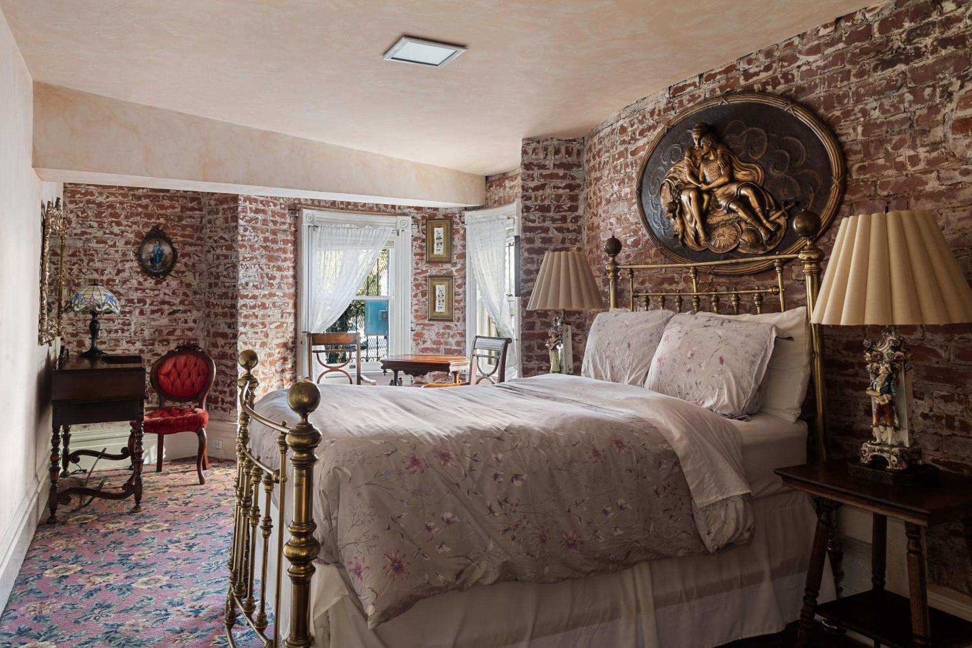 Couette-café Chateau Tivoli 3*
